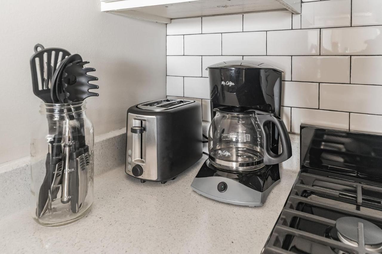 Bargain Downtown Memphis Apartment W Amenities Exteriör bild